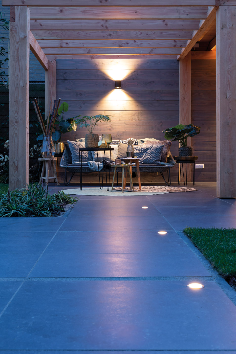 Seitz Gartenbau - Gartentechnik - Ästhetische Beleuchtung eines modernen, stilvollen Gartens