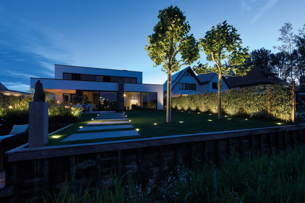 Seitz Gartenbau - Gartentechnik - Ästhetische Beleuchtung eines modernen, stilvollen Gartens